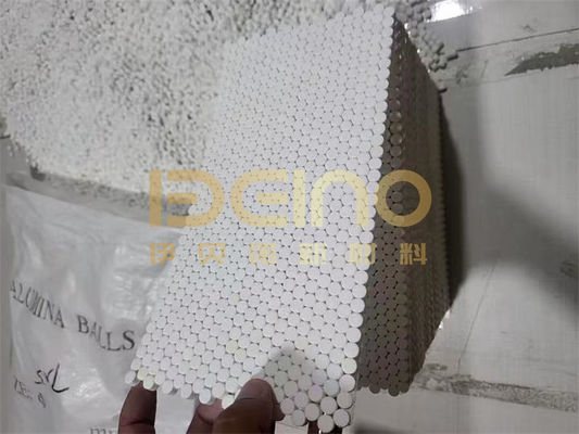 Aşınmaya dayanıklı seramik levhalar, çimento, çelik ve madencilik ekipmanlarının aşınma sorunlarını çözer.